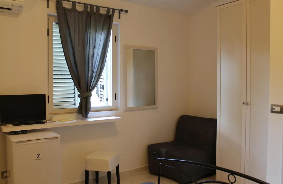 Sea Garden Rooms-1